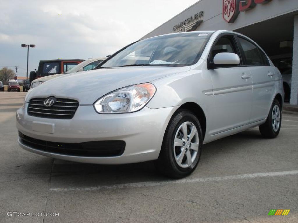 2010 Accent GLS 4 Door - Platinum Silver / Gray photo #7