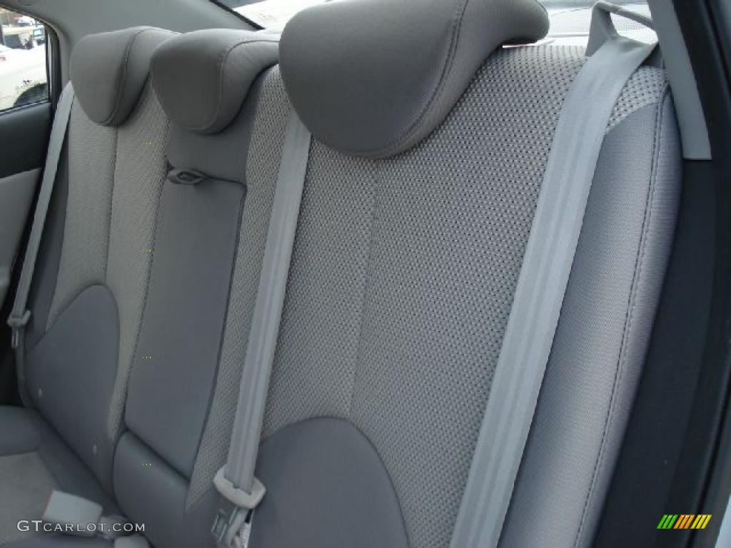 2010 Accent GLS 4 Door - Platinum Silver / Gray photo #11