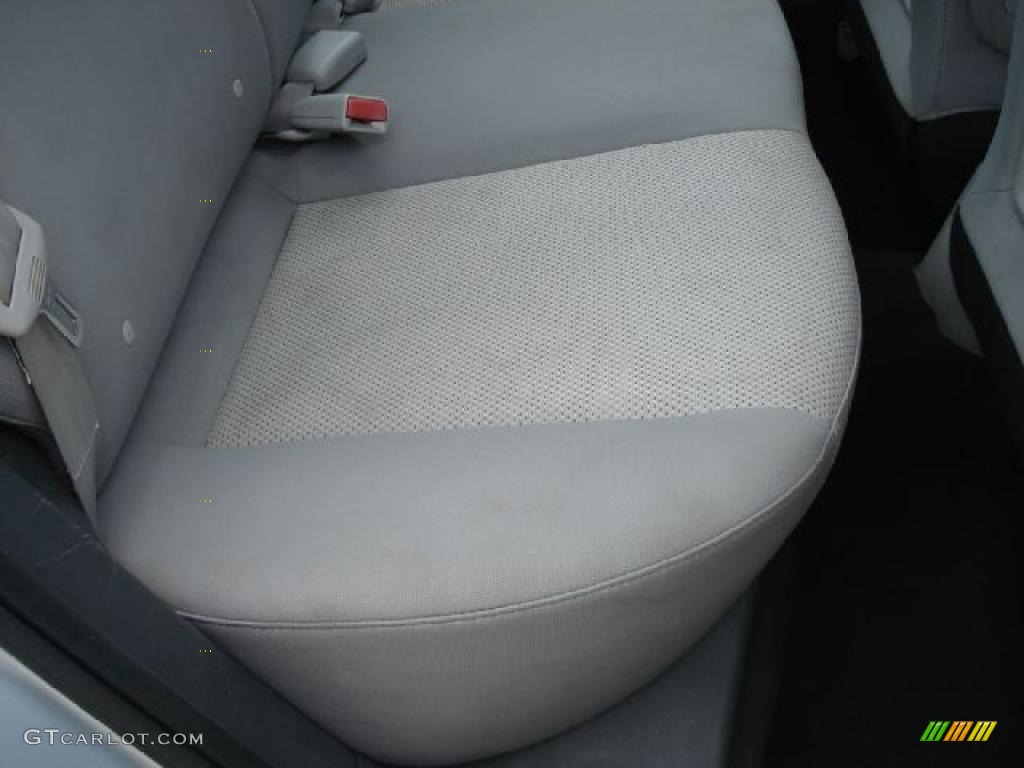 2010 Accent GLS 4 Door - Platinum Silver / Gray photo #13