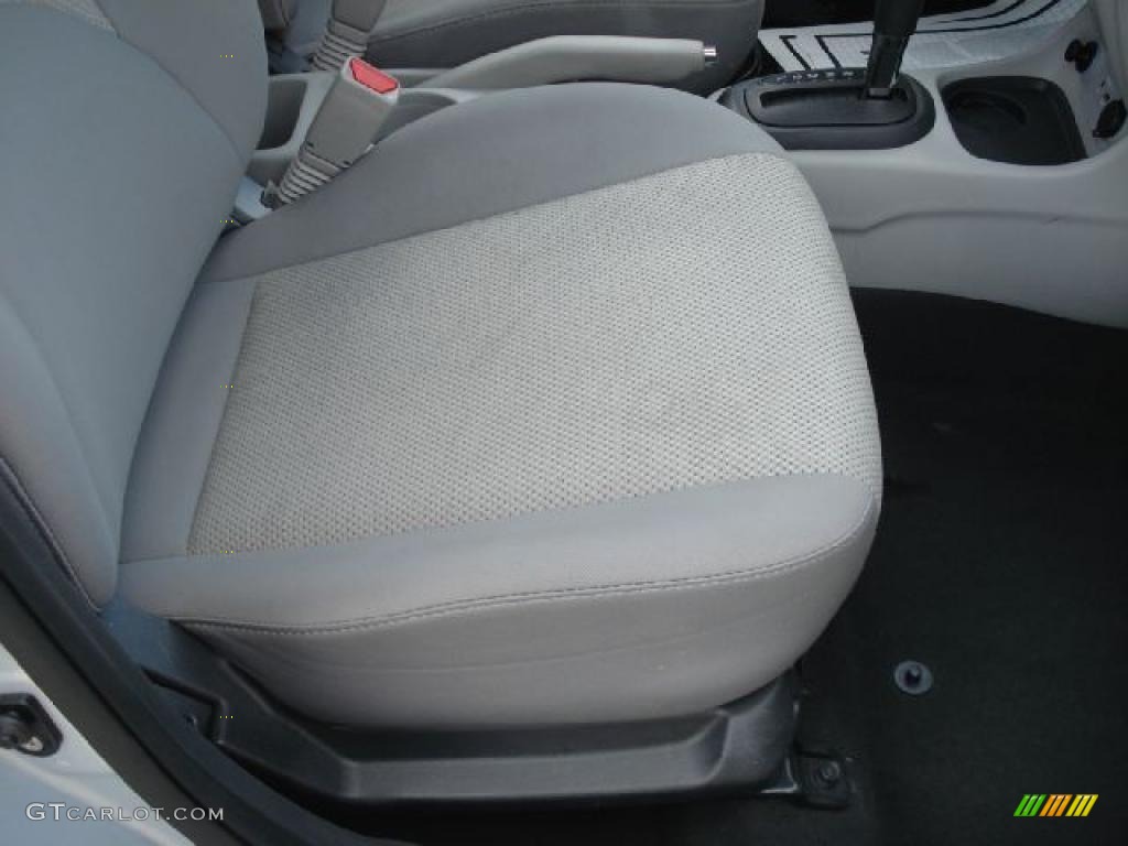 2010 Accent GLS 4 Door - Platinum Silver / Gray photo #15