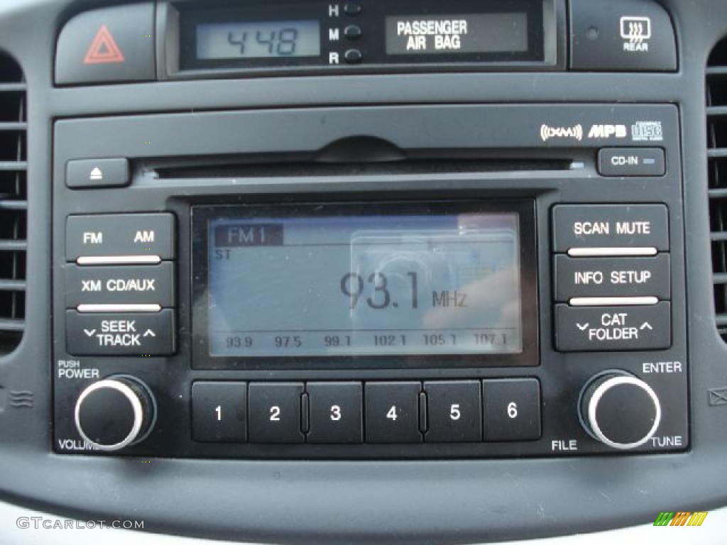 2010 Accent GLS 4 Door - Platinum Silver / Gray photo #16