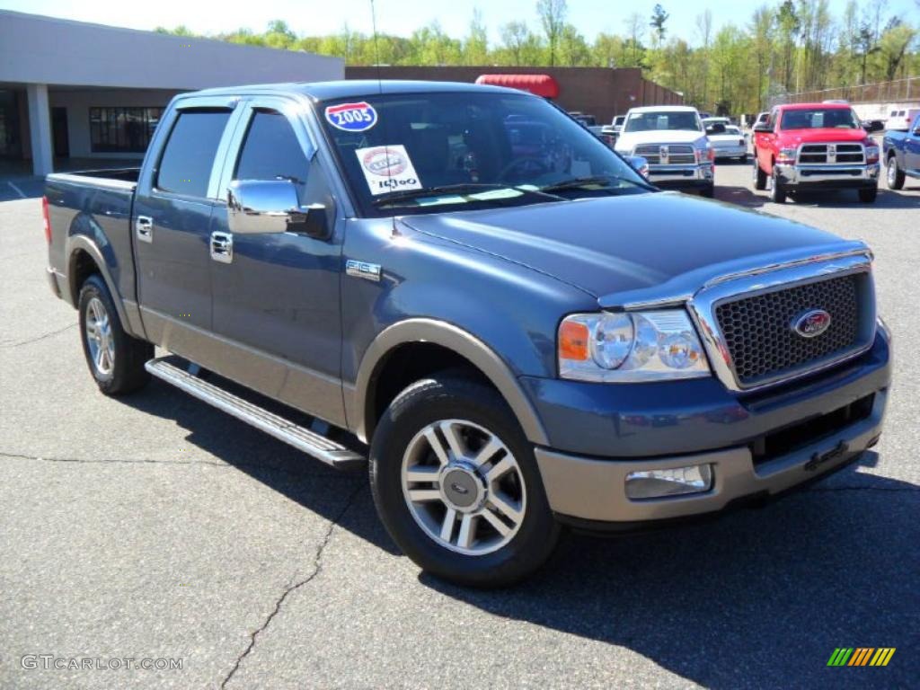 2005 F150 Lariat SuperCrew - Medium Wedgewood Blue Metallic / Tan photo #6