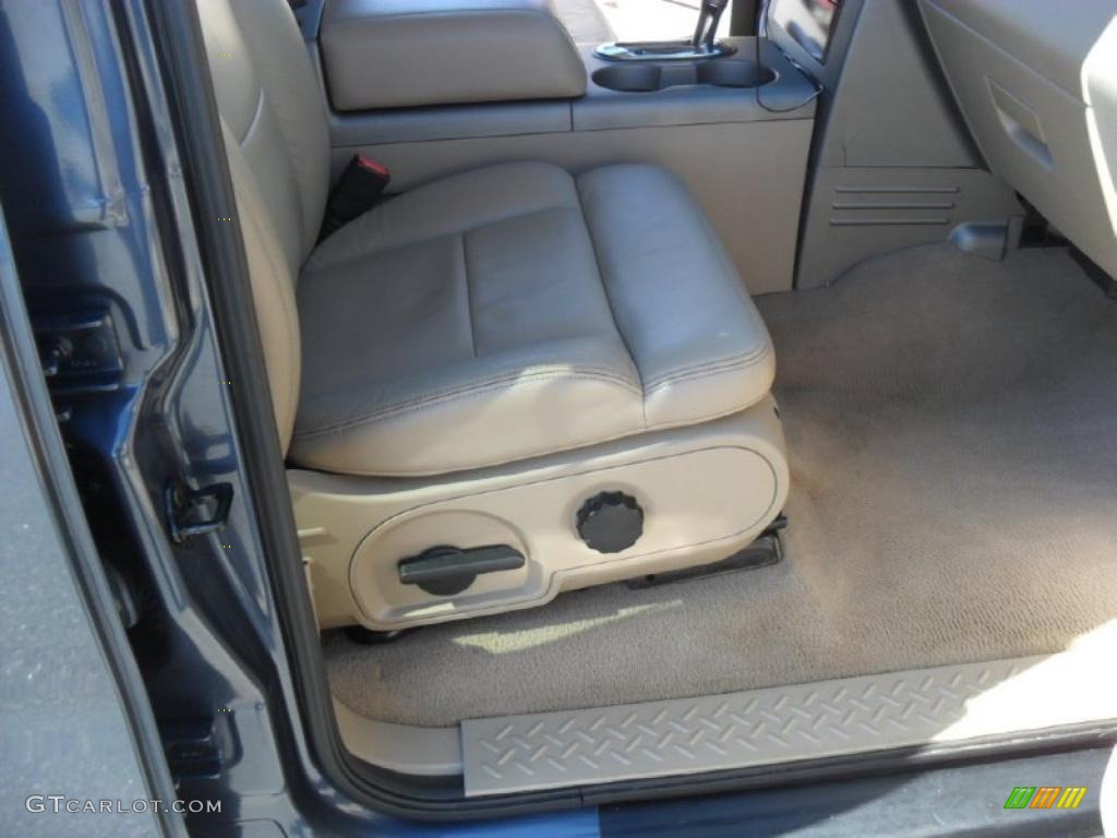 2005 F150 Lariat SuperCrew - Medium Wedgewood Blue Metallic / Tan photo #22
