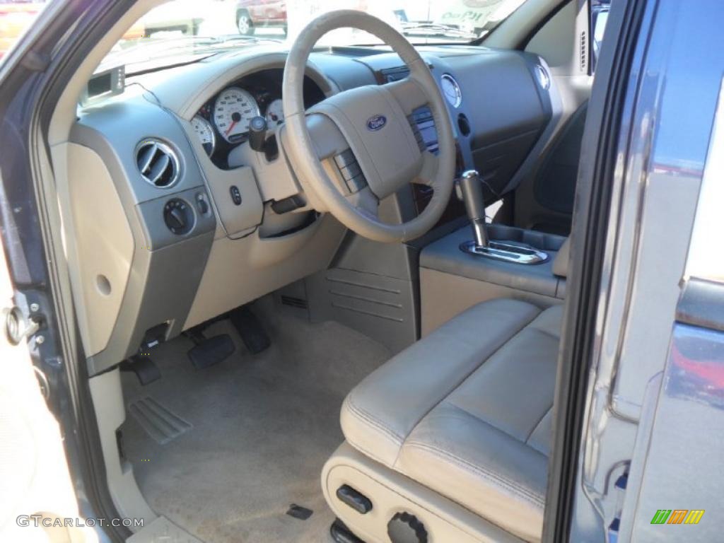 2005 F150 Lariat SuperCrew - Medium Wedgewood Blue Metallic / Tan photo #27