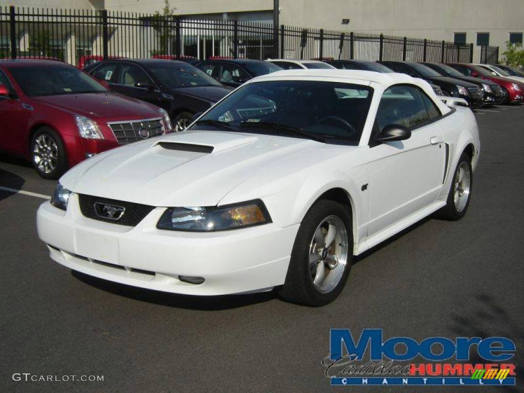 2002 Mustang GT Convertible - Oxford White / Dark Charcoal photo #1