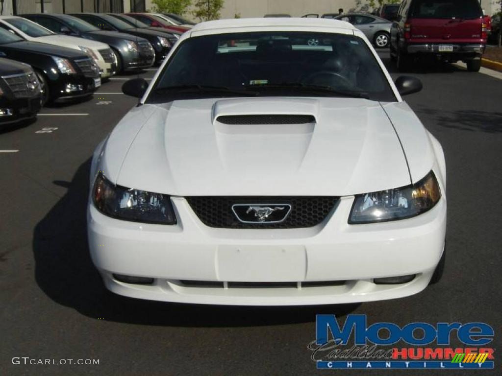 2002 Mustang GT Convertible - Oxford White / Dark Charcoal photo #2