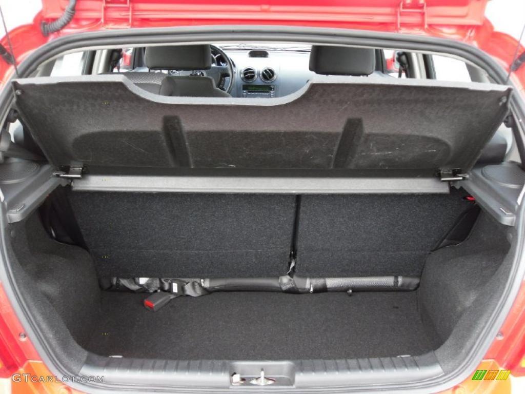 2009 Pontiac G3 Standard G3 Model Trunk Photo #47864140