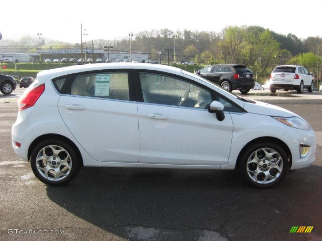 2011 Fiesta SES Hatchback - Oxford White / Cashmere/Charcoal Black Leather photo #5