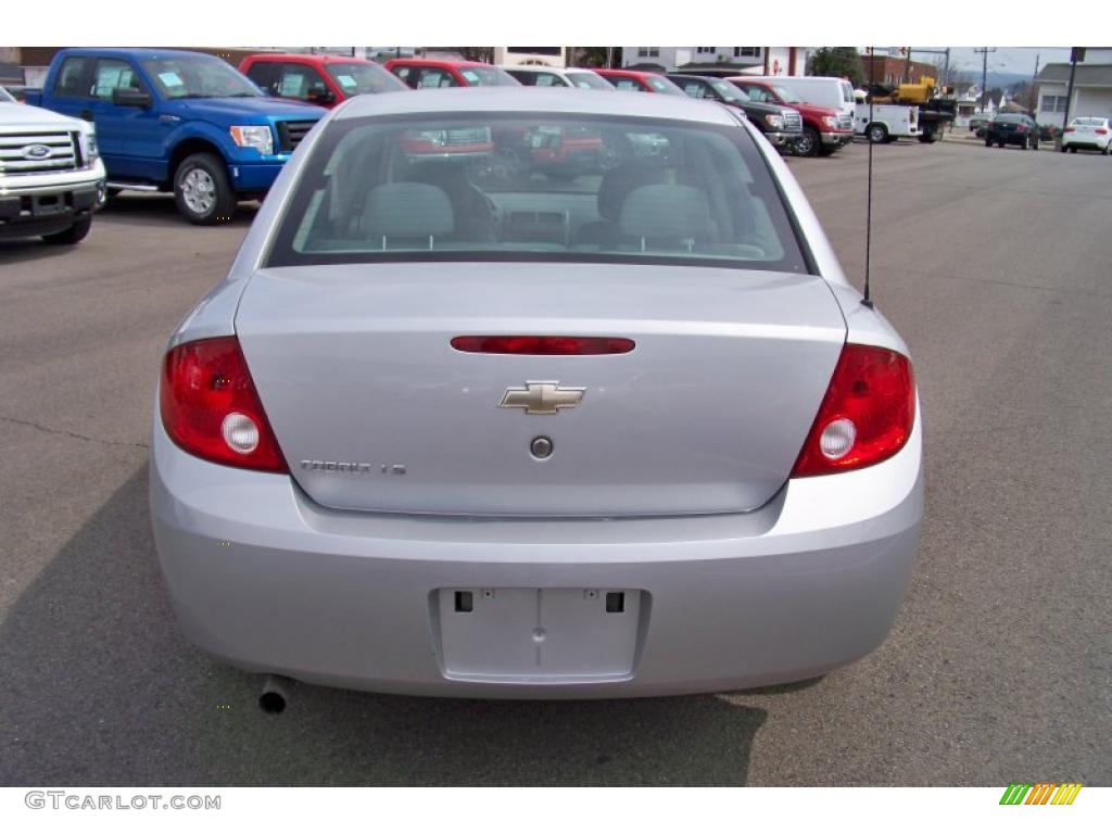 2005 Cobalt LS Sedan - Ultra Silver Metallic / Gray photo #6
