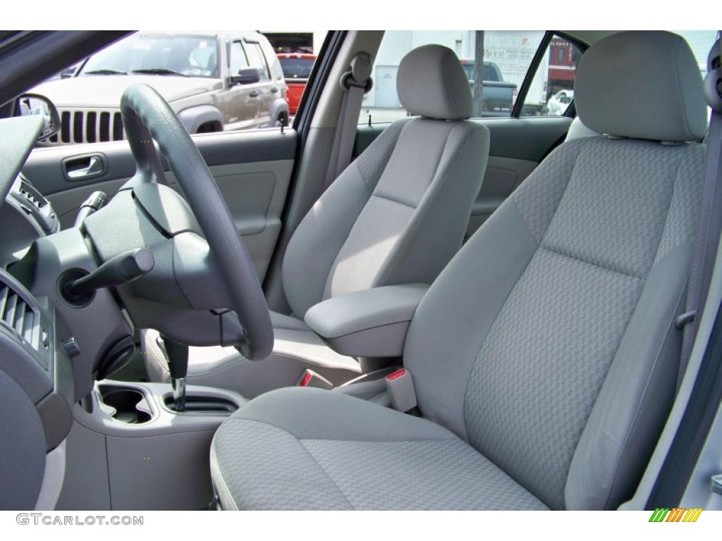 2005 Cobalt LS Sedan - Ultra Silver Metallic / Gray photo #12