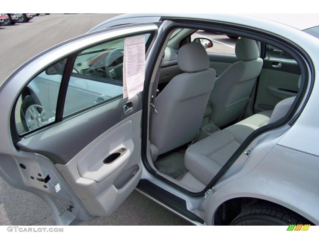 2005 Cobalt LS Sedan - Ultra Silver Metallic / Gray photo #14