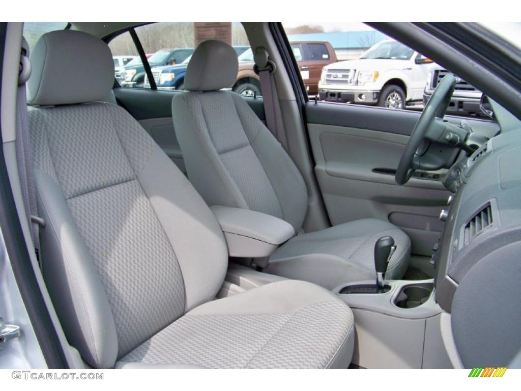 2005 Cobalt LS Sedan - Ultra Silver Metallic / Gray photo #19