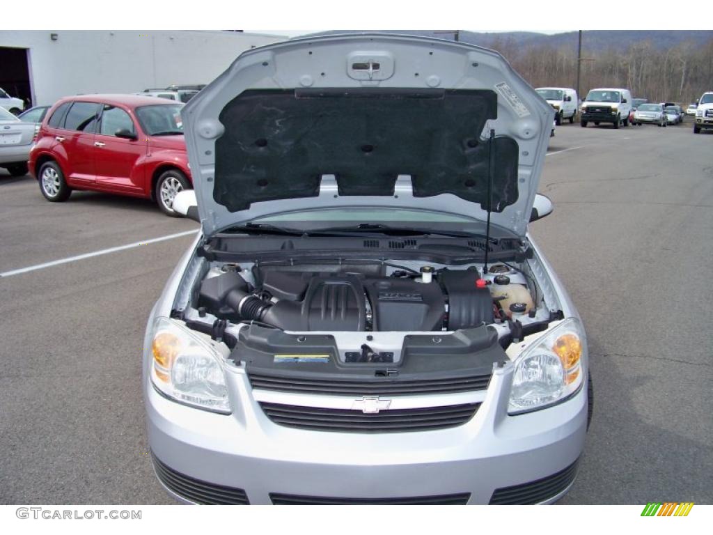 2005 Cobalt LS Sedan - Ultra Silver Metallic / Gray photo #23
