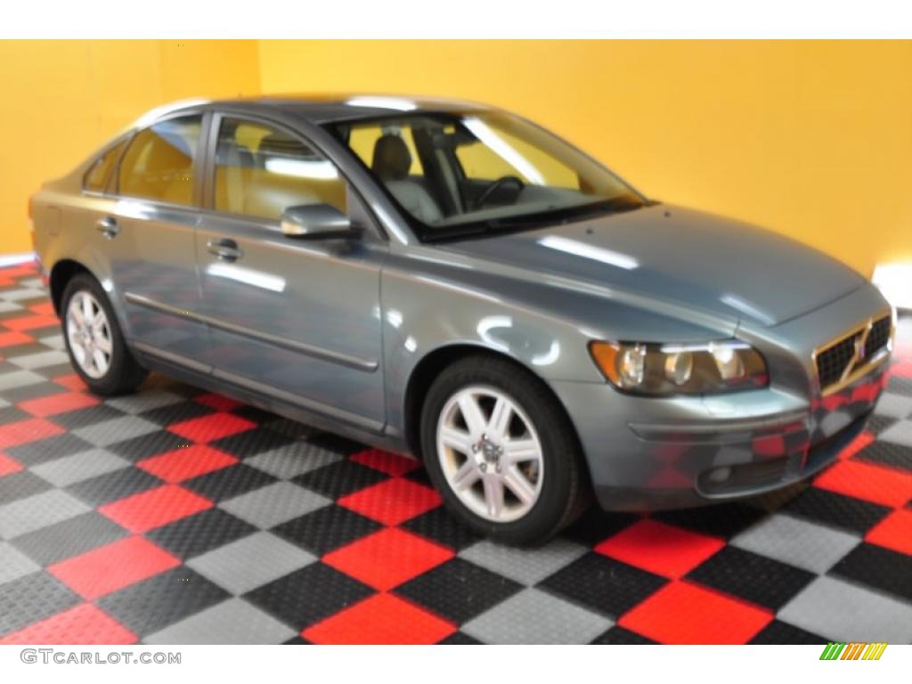 2004 S40 T5 - Mistral Green Metallic / Dark Beige/Quartz photo #1