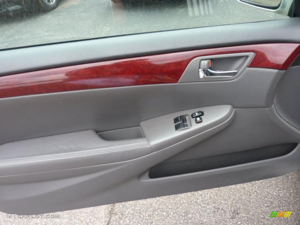 2004 Toyota Solara SLE Coupe Dark Stone Gray Door Panel Photo #47868176
