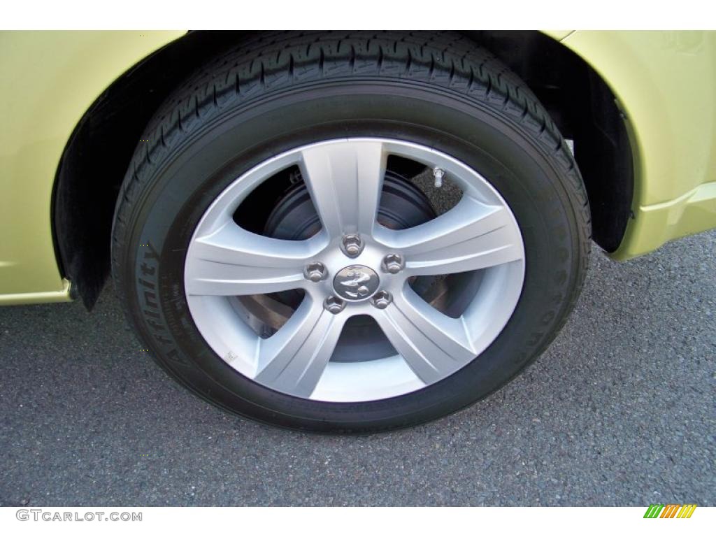 2010 Caliber SXT - Optic Green Metallic / Dark Slate Gray photo #9