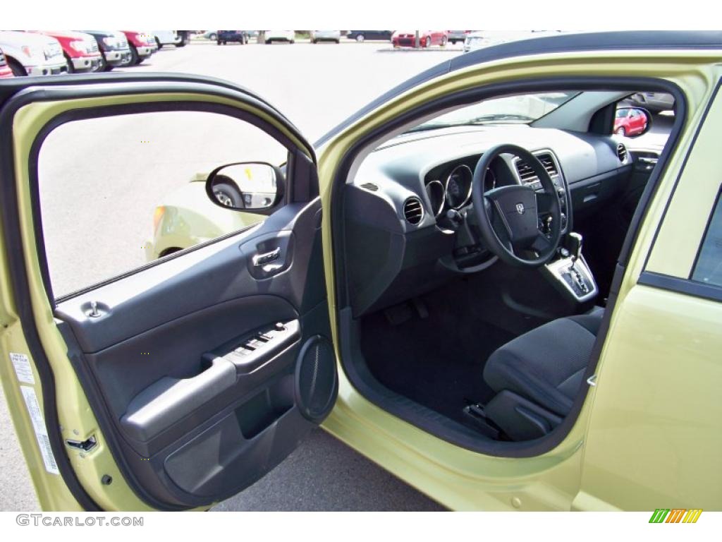 2010 Caliber SXT - Optic Green Metallic / Dark Slate Gray photo #11