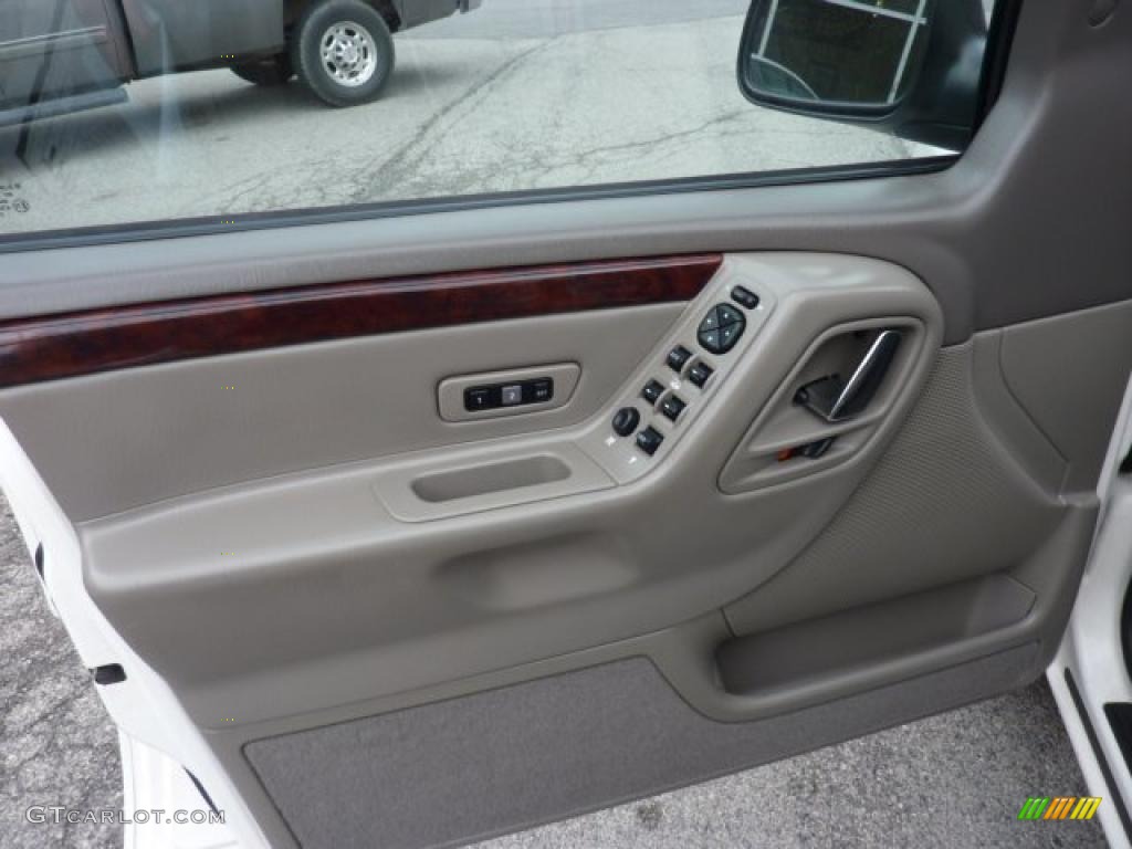 2004 Grand Cherokee Limited 4x4 - Stone White / Taupe photo #11