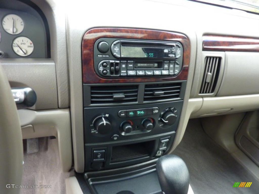 2004 Grand Cherokee Limited 4x4 - Stone White / Taupe photo #13
