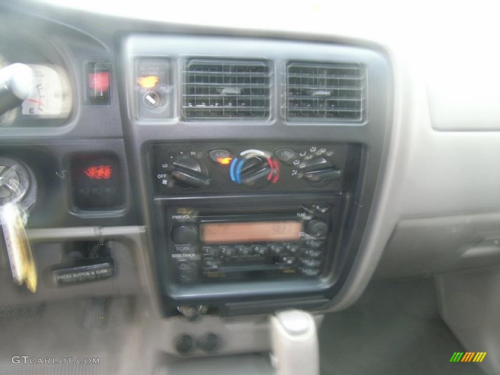 2004 Tacoma V6 PreRunner Xtracab - Lunar Mist Metallic / Charcoal photo #15