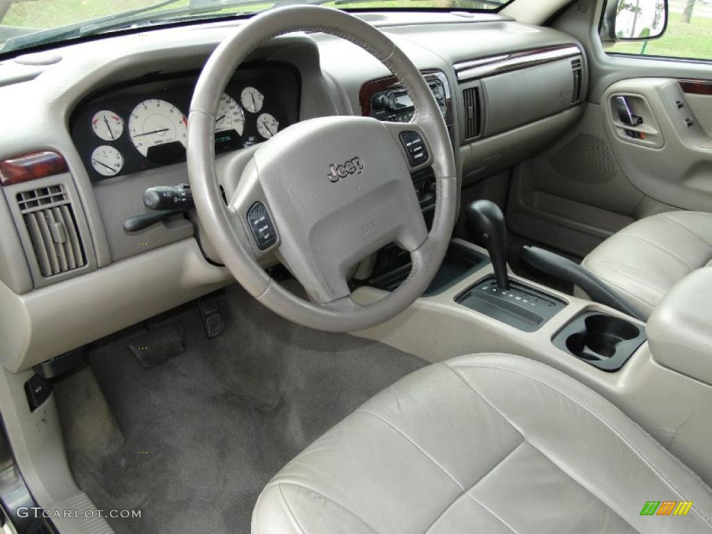 Taupe Interior 2004 Jeep Grand Cherokee Limited Photo #47876024