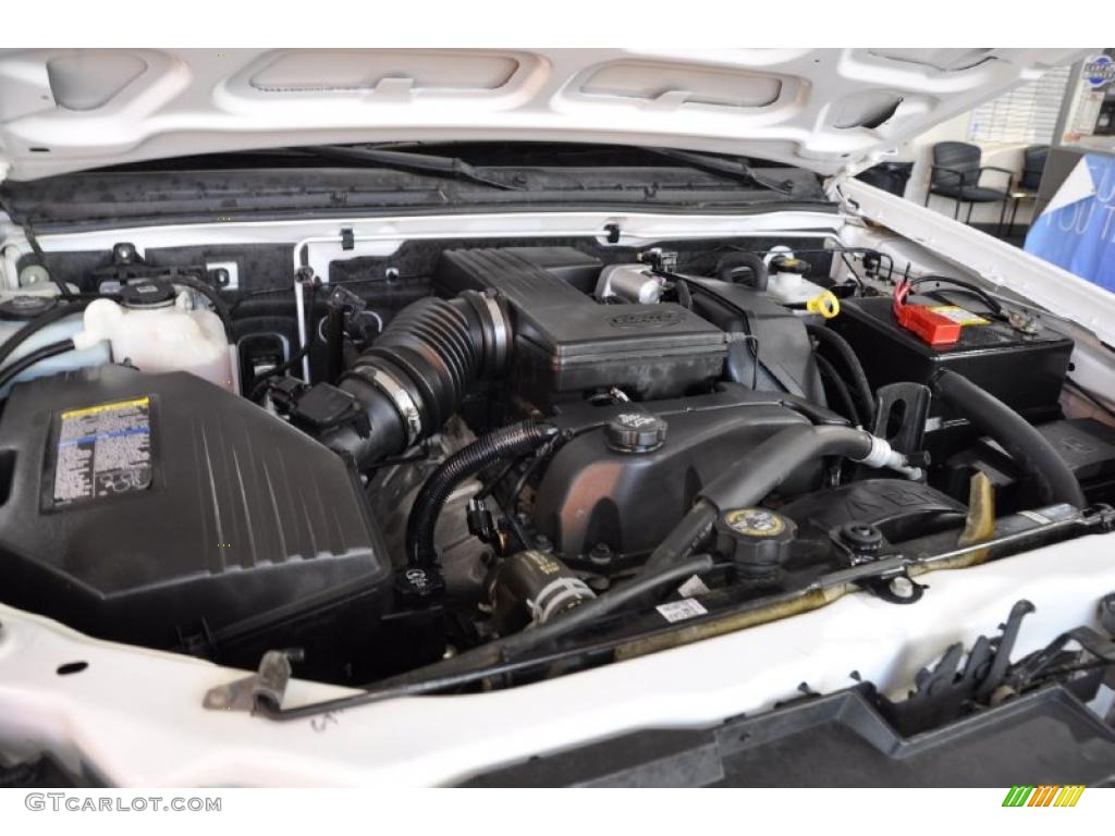 2004 GMC Canyon SLE Crew Cab 4x4 Engine Photos