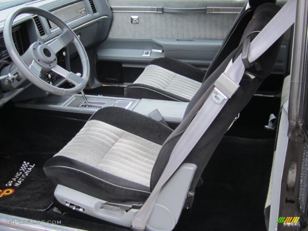 Black/Gray Interior 1987 Buick Regal Grand National Photo #47879963