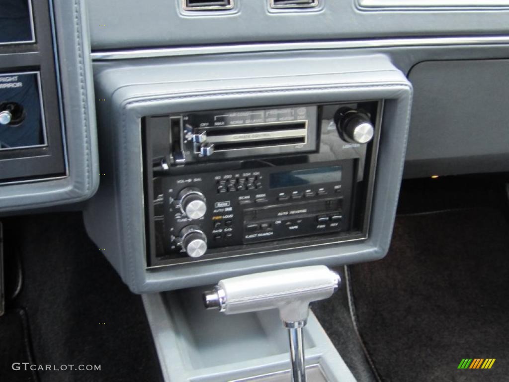 1987 Buick Regal Grand National Controls Photo #47879993