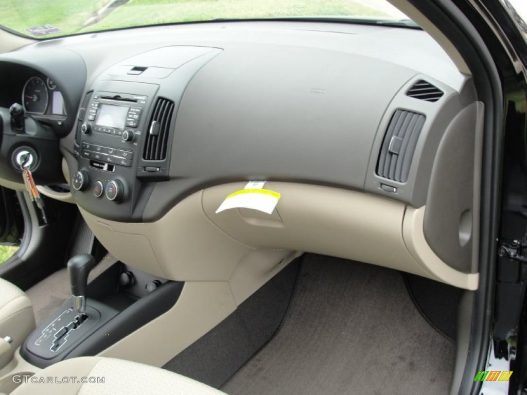 2011 Hyundai Elantra Touring GLS Beige Dashboard Photo #47881442
