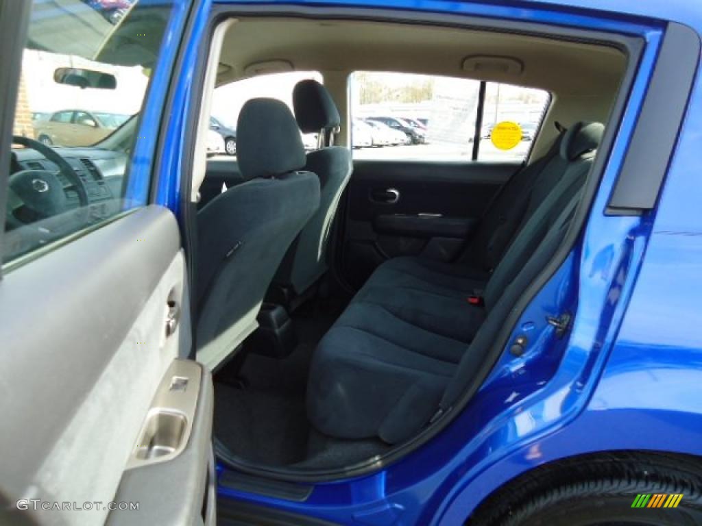 2010 Versa 1.8 S Hatchback - Metallic Blue / Charcoal photo #6