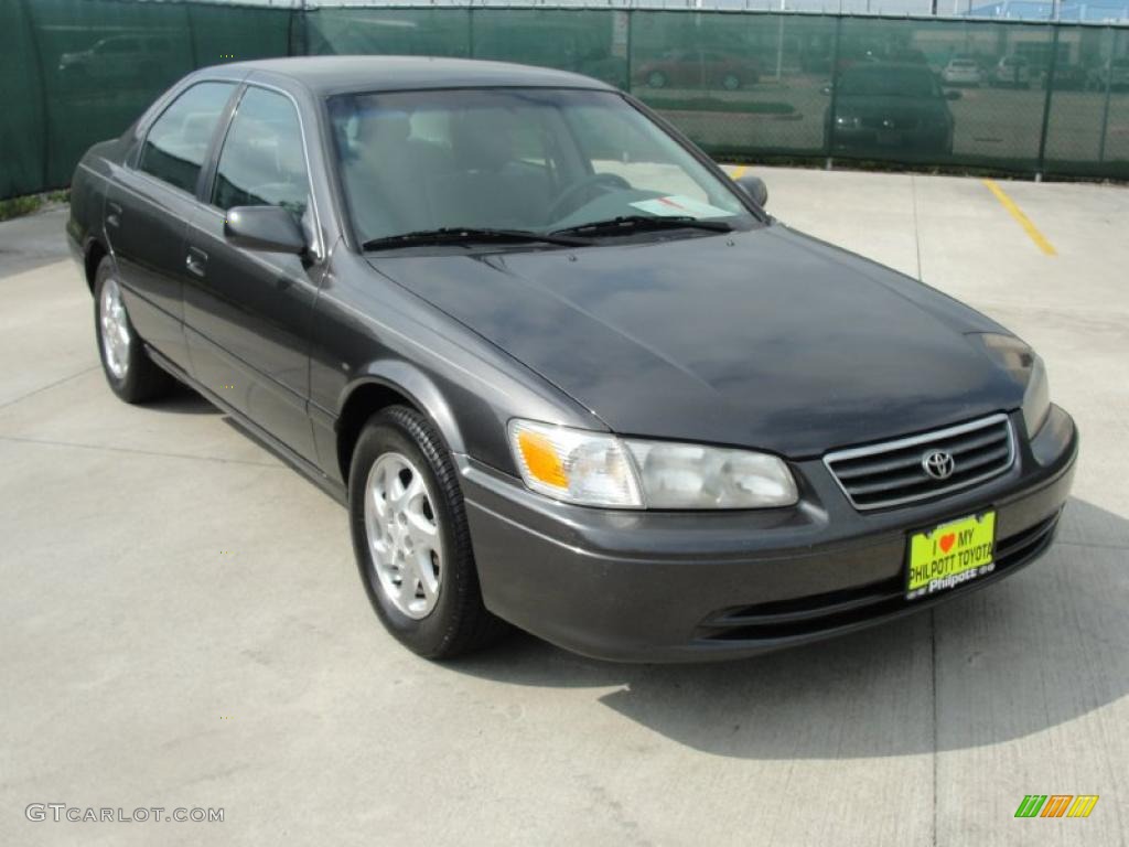 2000 Graphite Gray Pearl Toyota Camry LE 47866880 Car