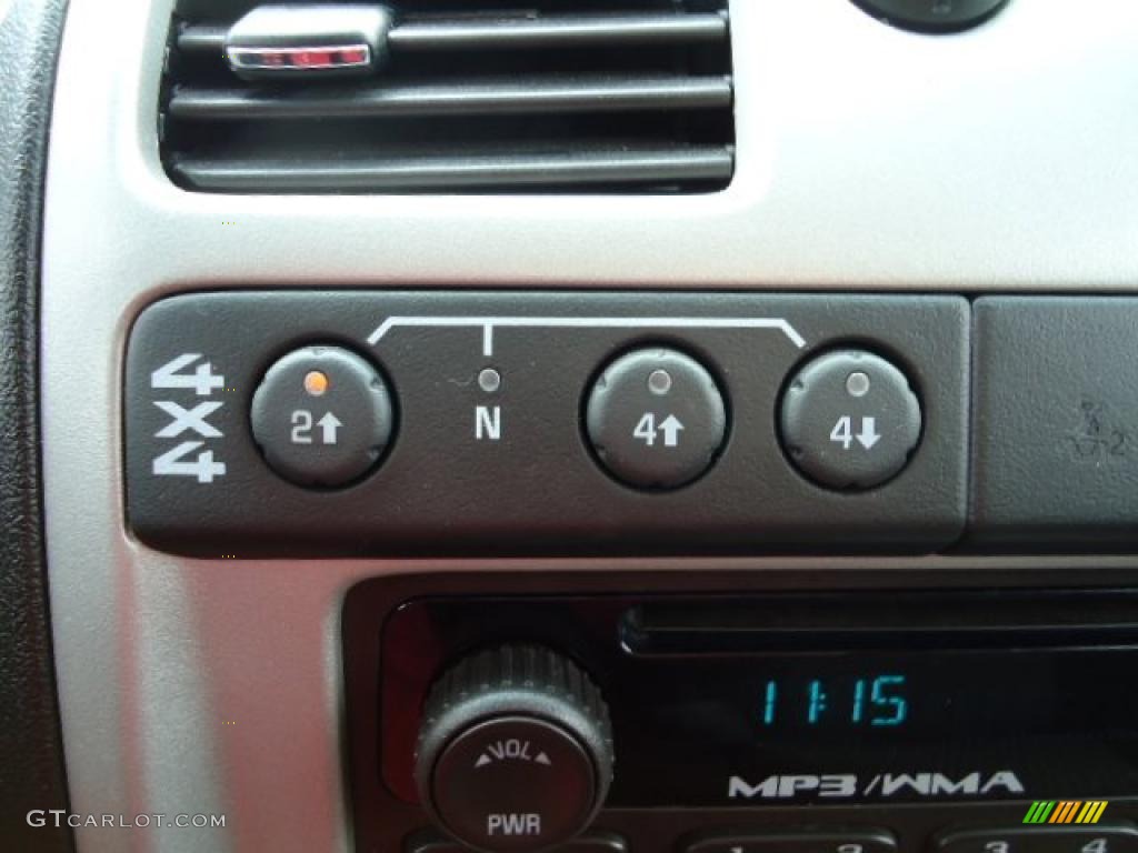 2010 GMC Canyon SLE Crew Cab 4x4 Controls Photos