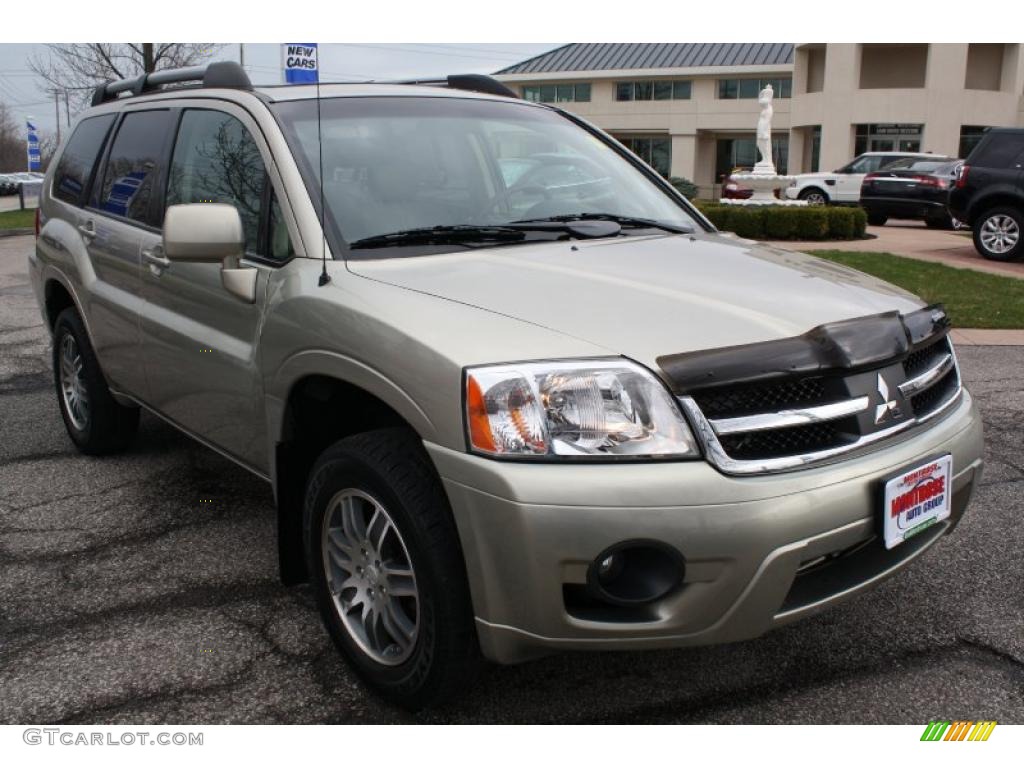 2007 Endeavor SE AWD - Platinum Pearl / Medium Brown photo #1