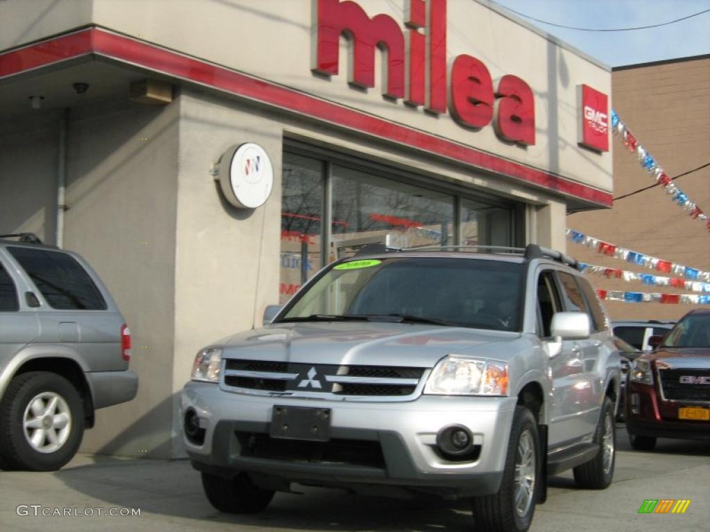 2006 Endeavor Limited AWD - Liquid Silver Metallic / Charcoal photo #1