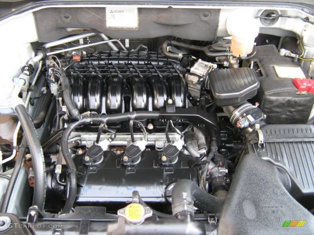 2006 Mitsubishi Endeavor Limited AWD Engine Photos