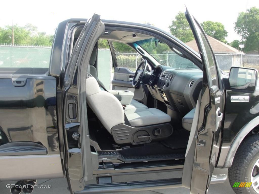 2006 F150 FX4 Regular Cab 4x4 - Black / Black/Medium Flint photo #28