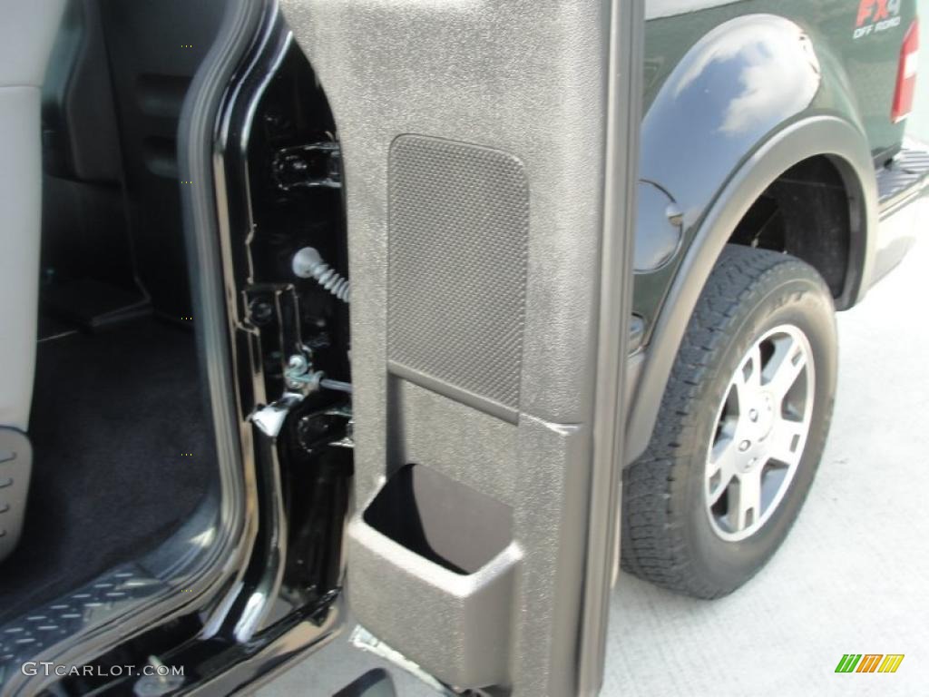 2006 F150 FX4 Regular Cab 4x4 - Black / Black/Medium Flint photo #33