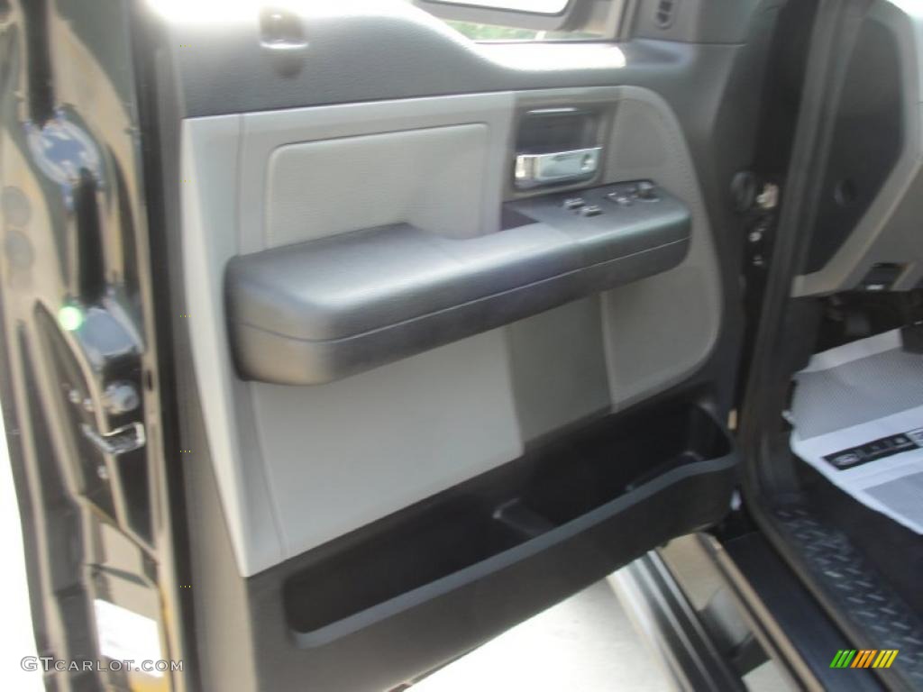 2006 F150 FX4 Regular Cab 4x4 - Black / Black/Medium Flint photo #34