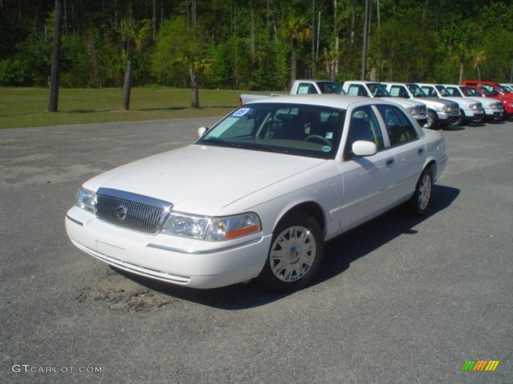 2005 Grand Marquis GS - Vibrant White / Medium Parchment photo #1