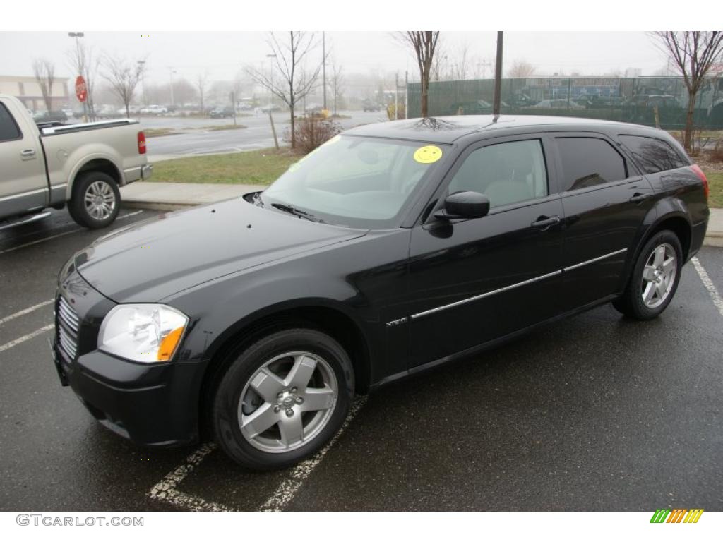 Brilliant Black Crystal Pearl 2006 Dodge Magnum R/T AWD Exterior Photo #47892539