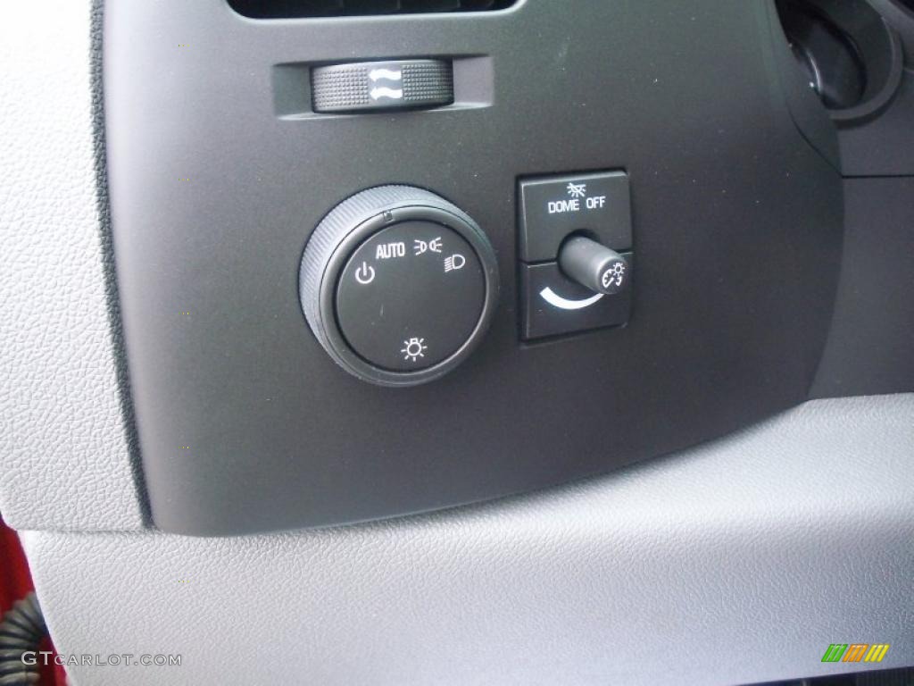 2011 Chevrolet Silverado 1500 Extended Cab 4x4 Controls Photo #47894132