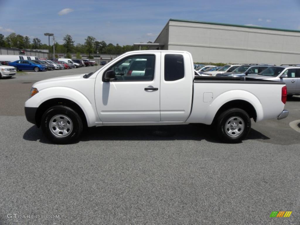 Avalanche White 2010 Nissan Frontier XE King Cab Exterior Photo #47897468