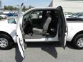 Avalanche White - Frontier XE King Cab Photo No. 8
