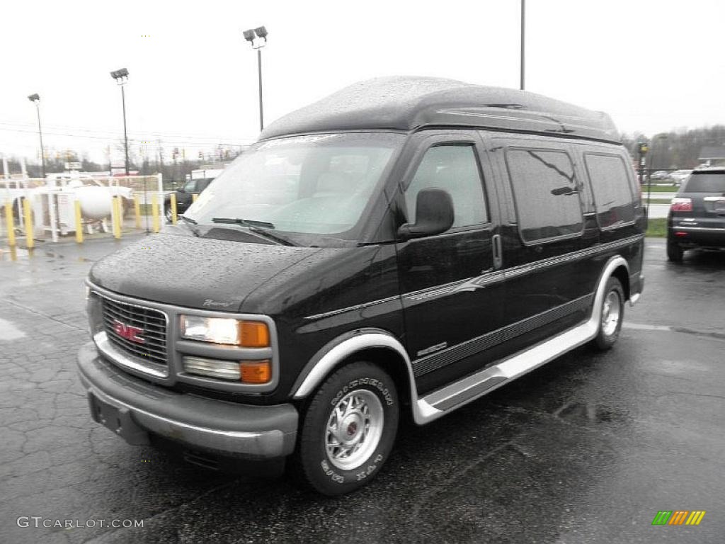 Onyx Black 2002 GMC Savana Van G1500 Passenger Conversion Exterior Photo #47897702