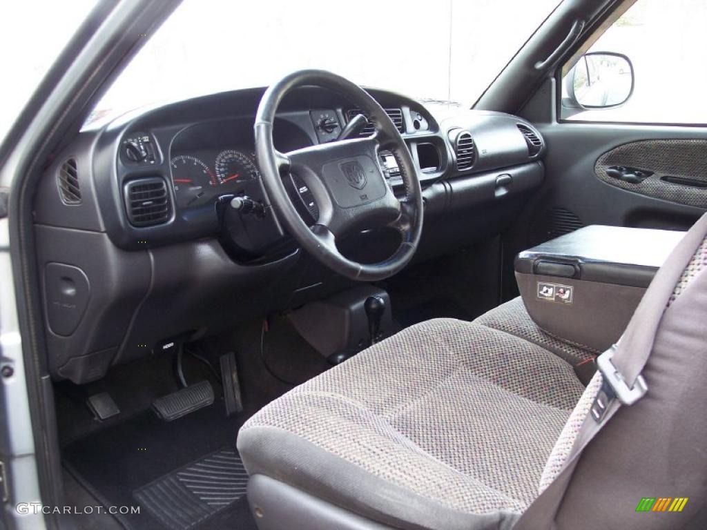 2001 Ram 2500 SLT Quad Cab 4x4 - Bright Silver Metallic / Agate photo #30