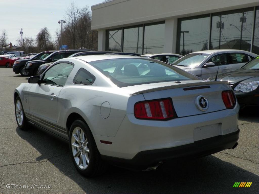 2011 Mustang V6 Premium Coupe - Ingot Silver Metallic / Charcoal Black photo #4