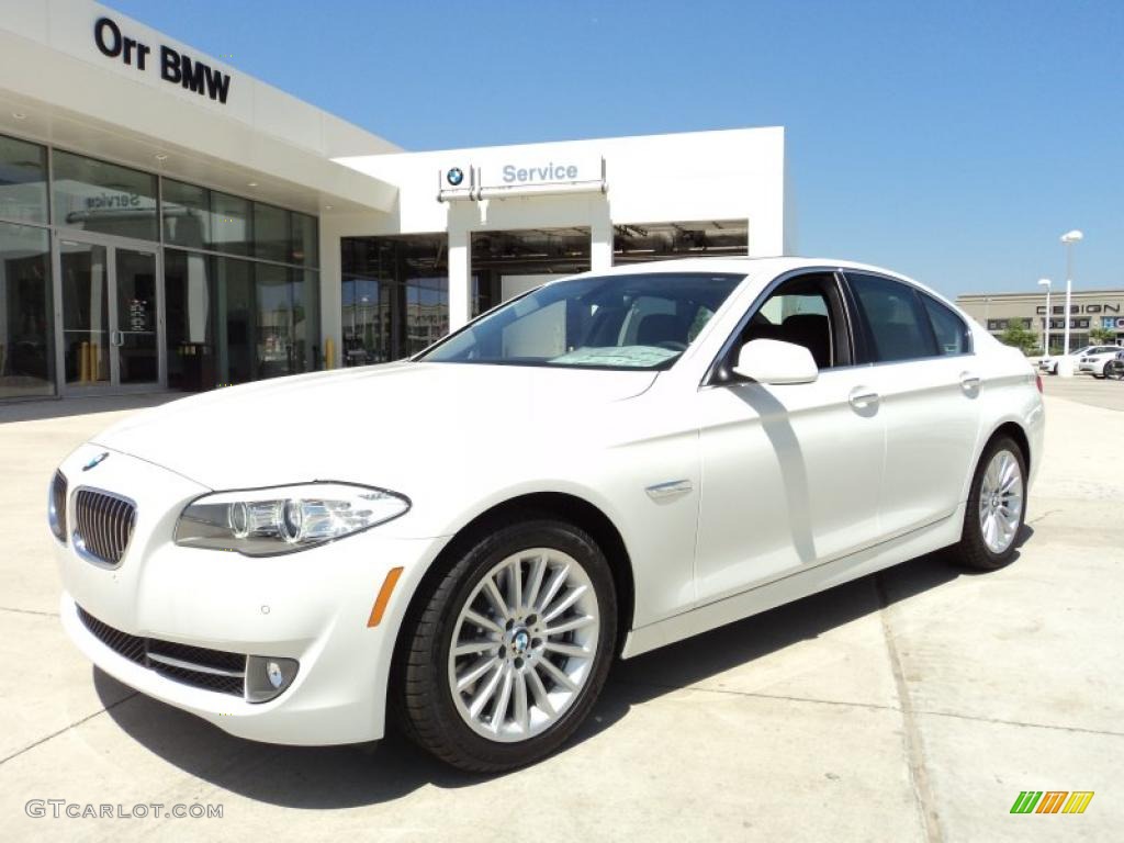 2011 5 Series 535i Sedan - Alpine White / Black photo #1