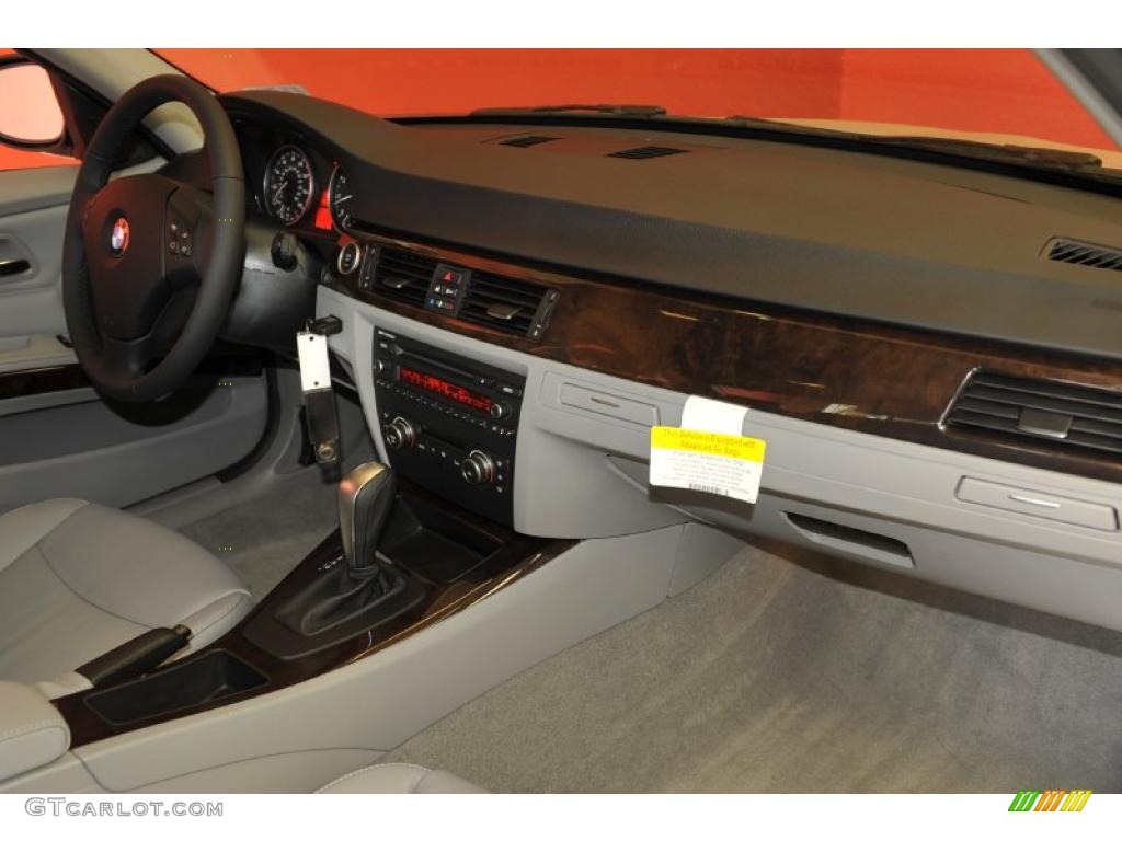 2011 3 Series 328i Sedan - Titanium Silver Metallic / Gray Dakota Leather photo #19