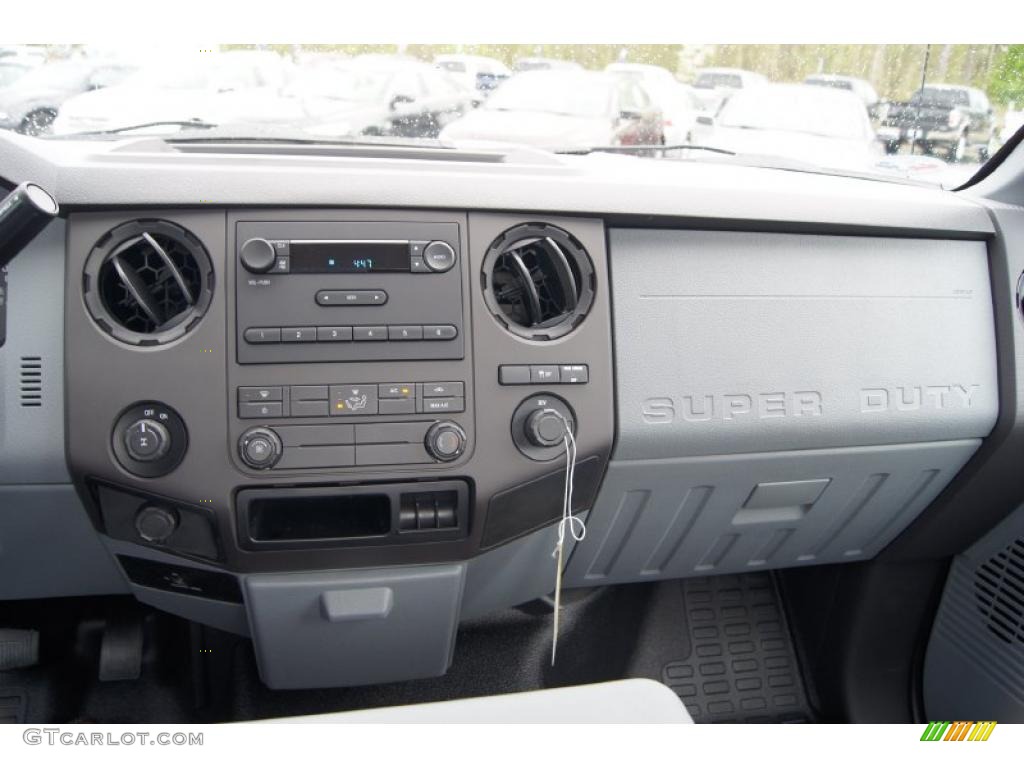 2011 Ford F250 Super Duty XL Regular Cab Controls Photo #47907005