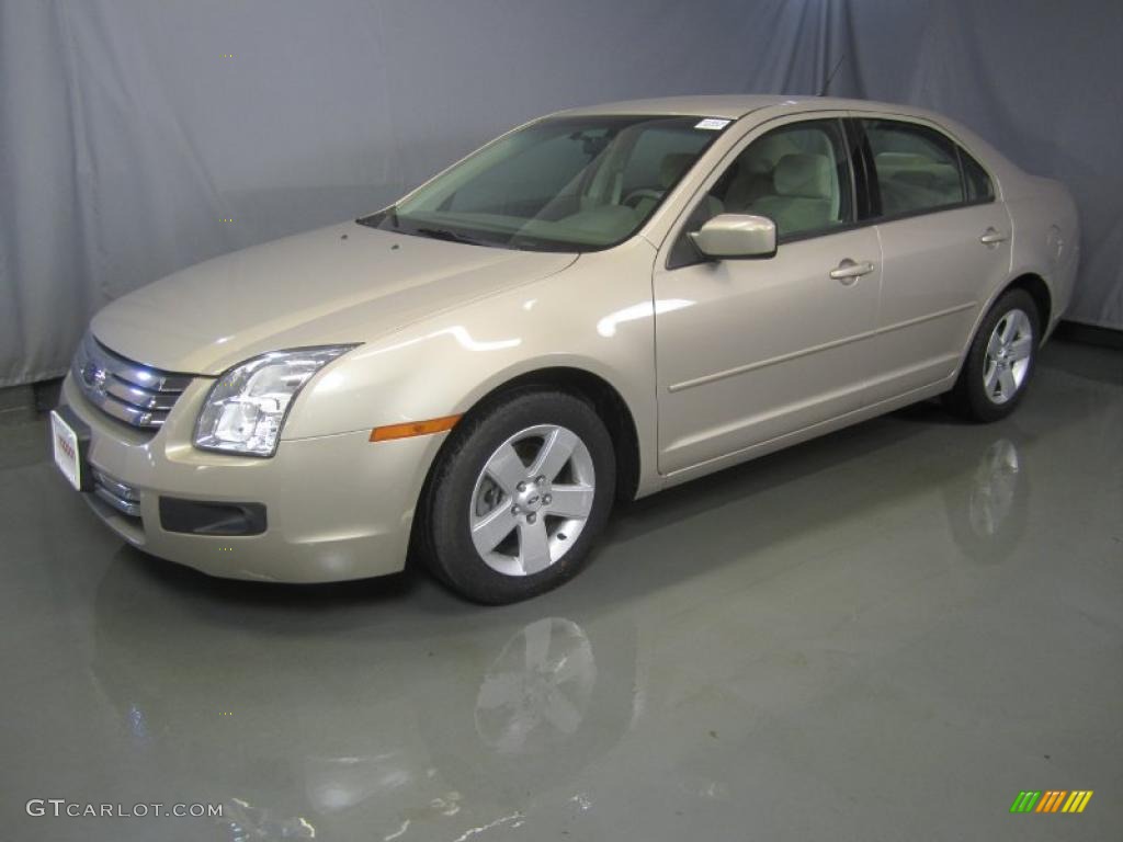 2008 Fusion SE - Dune Pearl Metallic / Camel photo #1